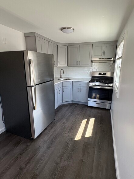 Primary Photo - 115 Lawson Ave