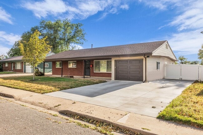 Building Photo - Beautiful 3 Bedroom Rambler Near Hill AFB with RV Parking