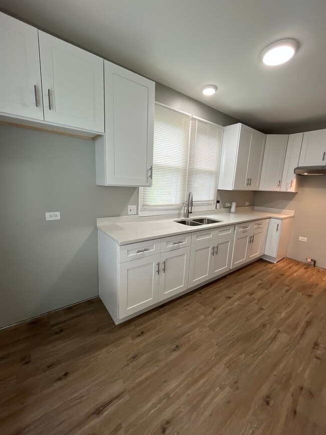Building Photo - Newly Remodeled 3Bedroom house in Calumet ...