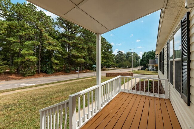 Building Photo - Charming 4 bedroom home in South Raleigh!