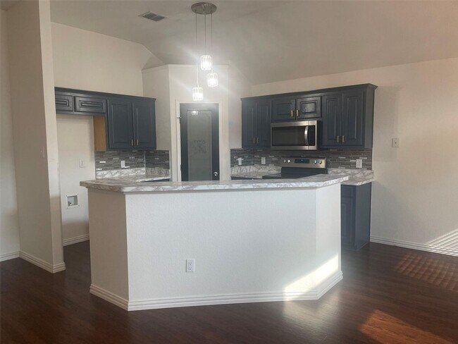 Building Photo - 1825 Kingsbrook Trail