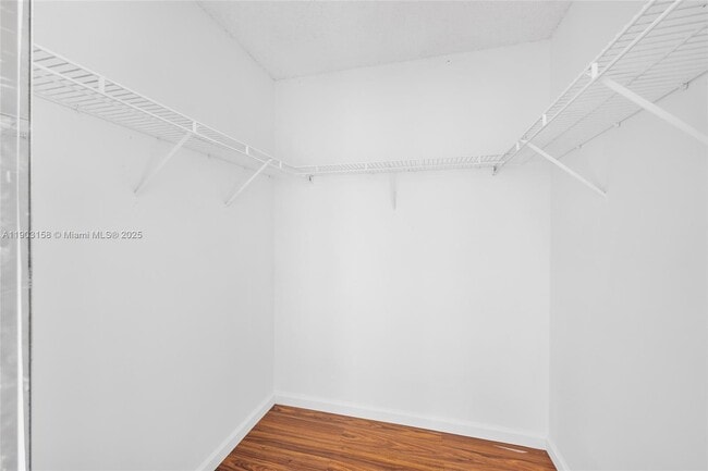 Building Photo - 9601 Dunhill Dr