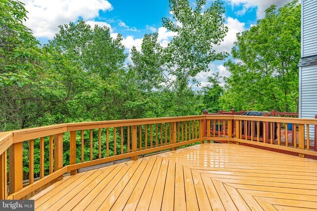 Building Photo - 8061 Sky Blue Dr