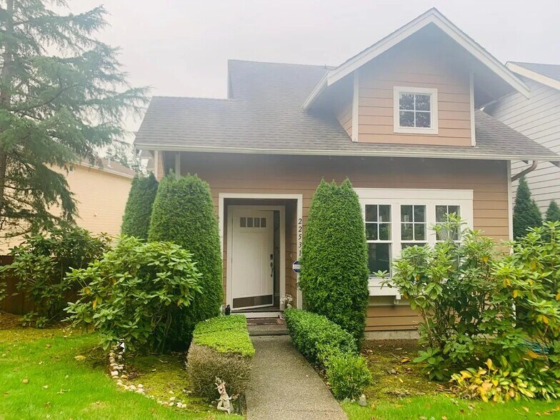Building Photo - 22531 NE Cascara Cir