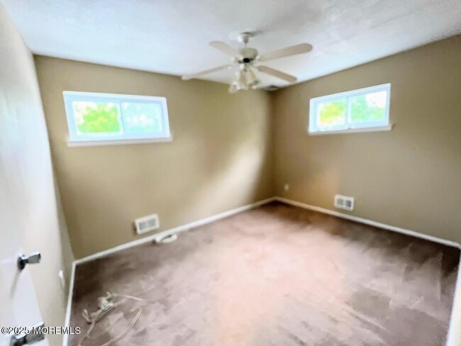 Building Photo - 43 Mercury Cir