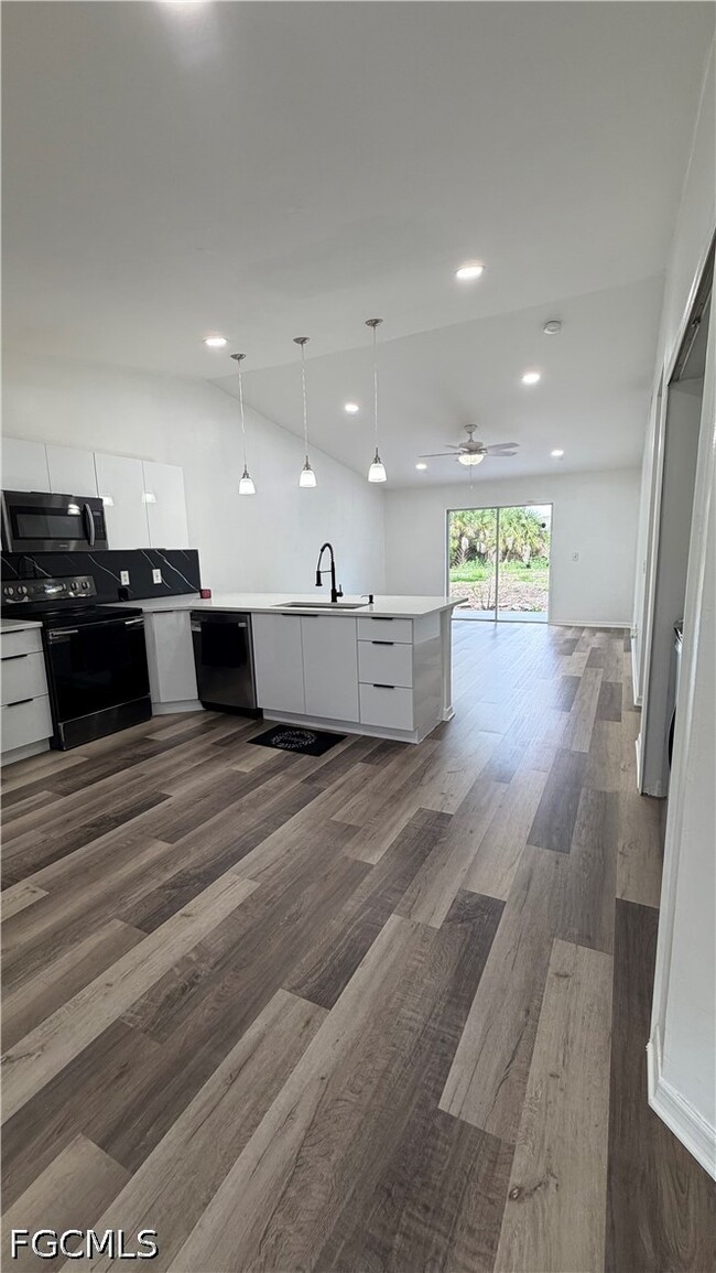 Building Photo - 5046 Locke Ln