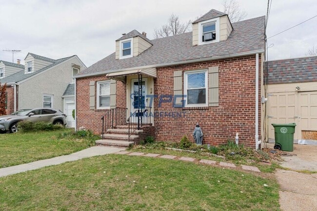 Building Photo - 413 E 7th Ave