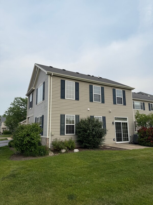 Building Photo - 611 Arbor Cir
