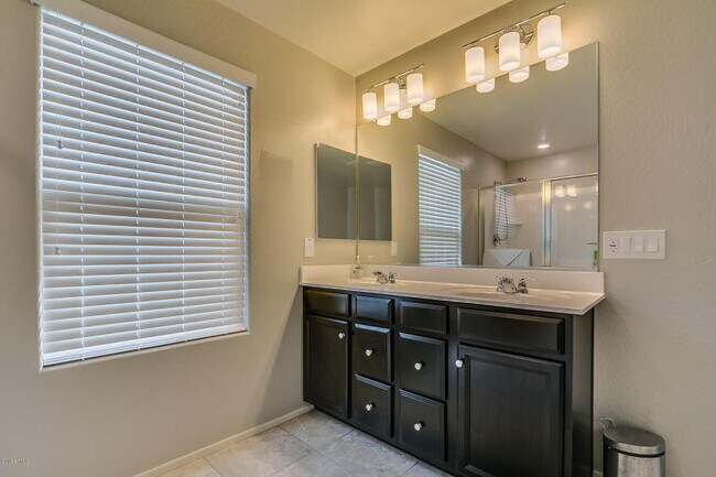 Building Photo - Great Mesa Community Dahlia Pointe 3 bedro...