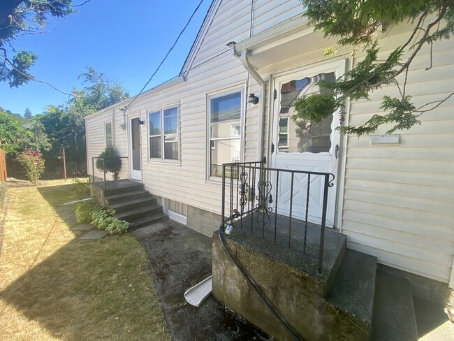 Building Photo - 5708 8th Ave NW