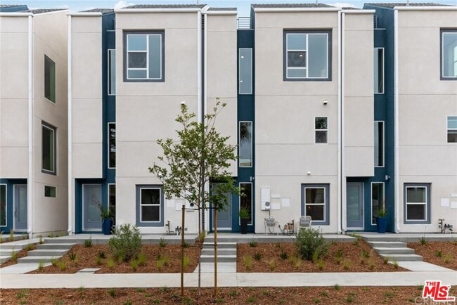 Primary Photo - 4821 1/2 Craner Ave