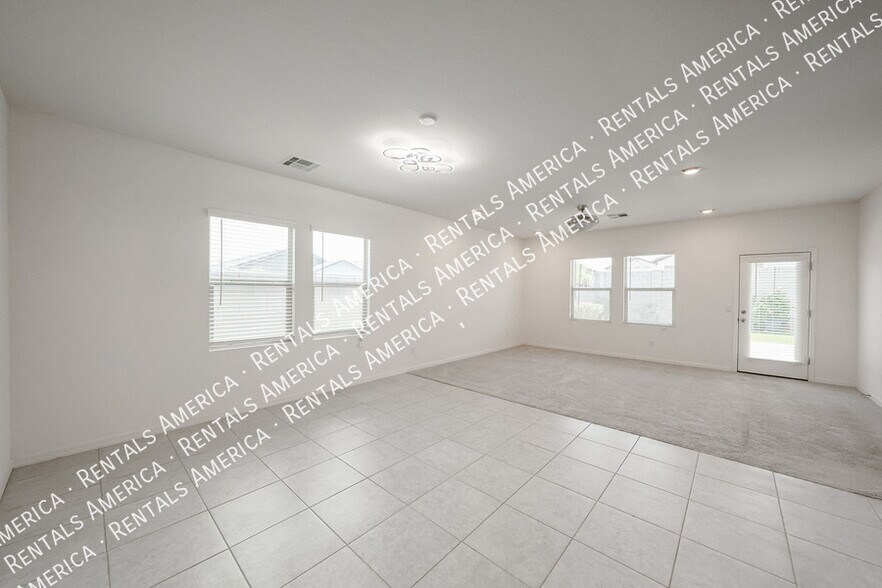 Building Photo - 6321 W Latona Rd