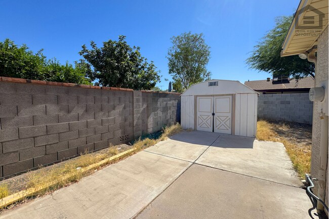 Building Photo - 3Bed/2Bath House at 55th Ave/Peoria Ave! Ready for Immediate Move-In! – NO HOA!