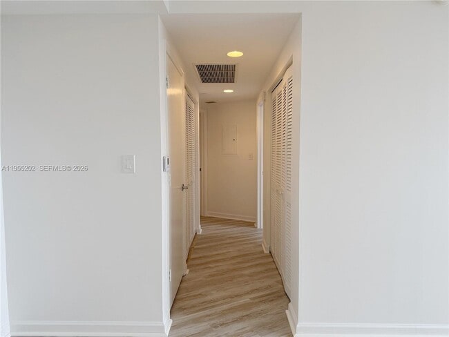 Building Photo - 19501 W Country Club Dr