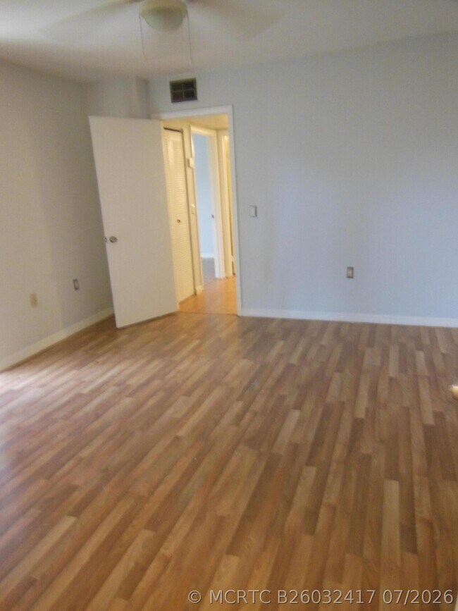 Building Photo - 1321 13th Way