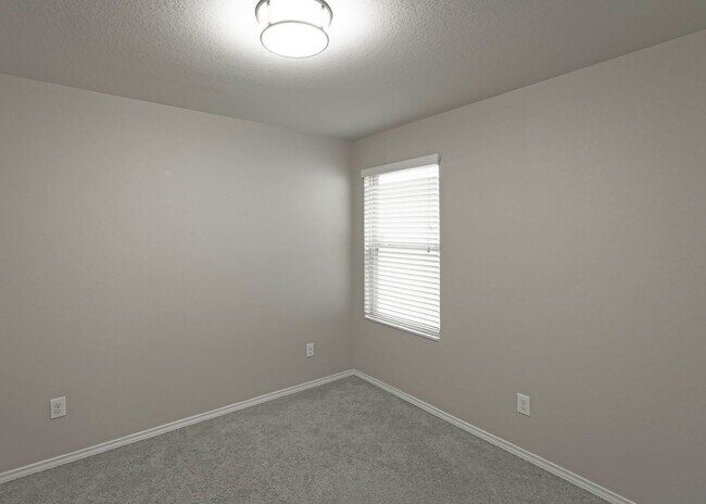 Building Photo - Beautiful 3 Bedroom Home in Voss Farms—Open Floor Plan & Great Outdoor Space!