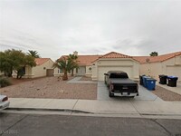 Building Photo - 2725 Pinewood Ave