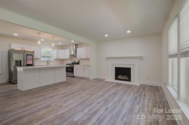 Building Photo - 3900 Rhodes Ave