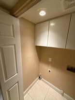 Building Photo - 1570 Deer Run Ln