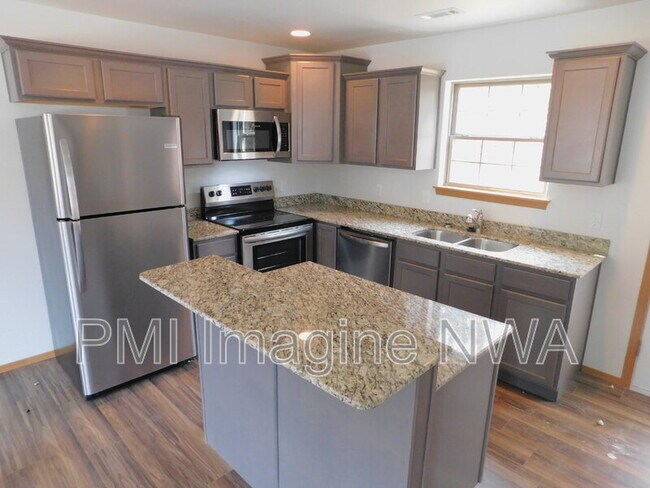 Building Photo - 265 S Rolling Woods Way