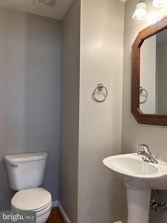 Building Photo - 104 Penns Manor Dr