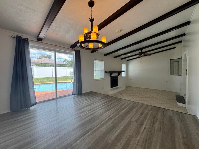 Building Photo - 3/2 Pool Home in Deltona Lakes