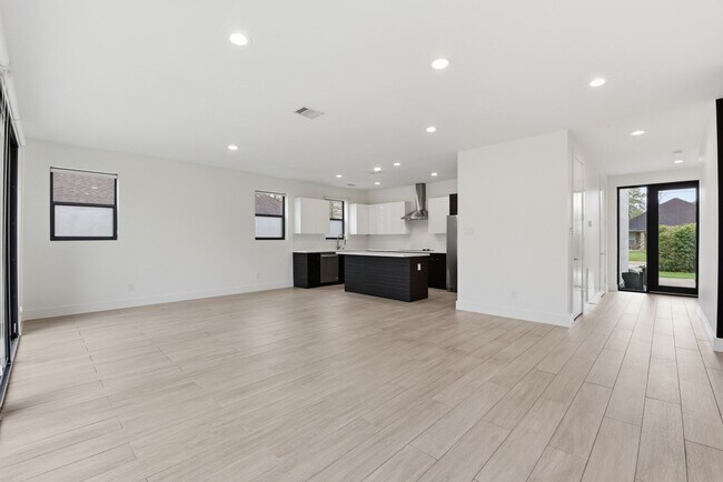 Building Photo - 1530 Primrose St