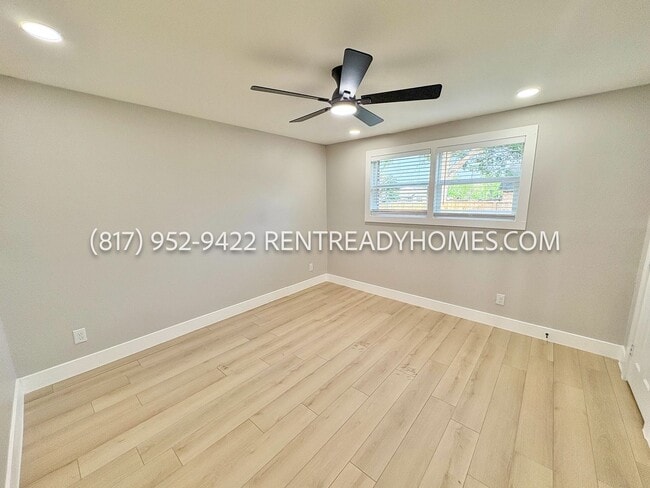 Building Photo - 2122 Bentvine Dr