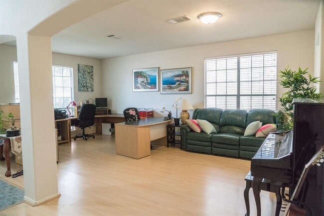 Building Photo - 4916 Tiger Lily Way