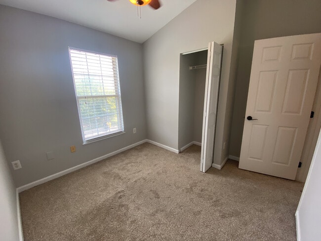 Building Photo - 754 Pine Drift Dr