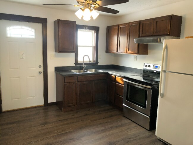 Primary Photo - 301 N High St