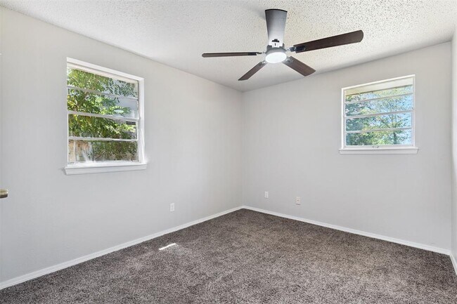 Building Photo - 5221 Foster Dr