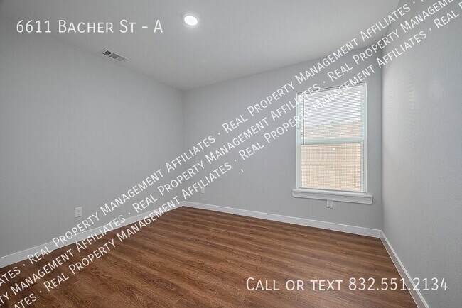 Building Photo - 6611 Bacher St