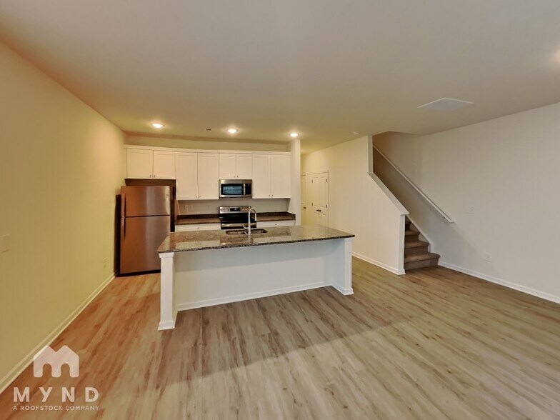 Building Photo - 106 Duff St