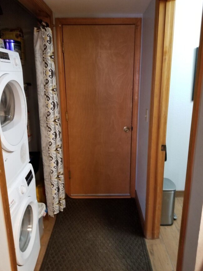 Building Photo - 2 Bed, 2.5 Bath Townhouse near NAU/CCC!! S...