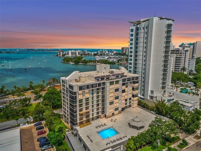 Building Photo - 707 S Gulfstream Ave