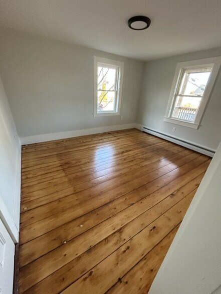 Back bedroom - 73 Essex St