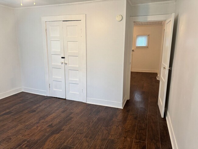 Building Photo - Cute and updated 2 Bedroom, 1 Bathroom House in High Point!