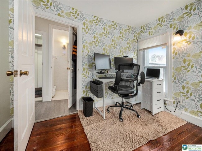 Building Photo - 115 2nd St