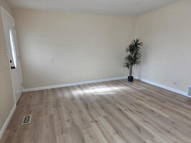 Building Photo - 3264 W 4700 S