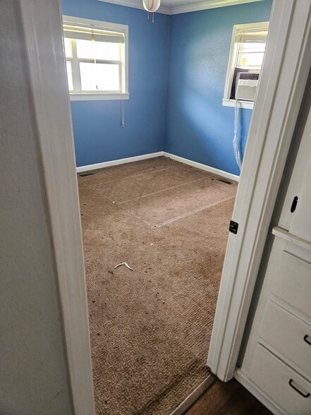 Building Photo - 1115 University Blvd