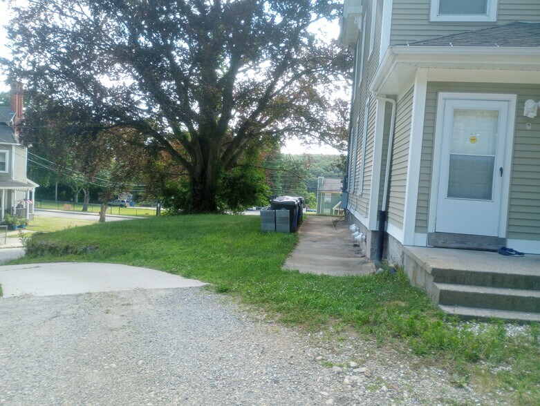 Building Photo - 138 Laurel Hill Ave