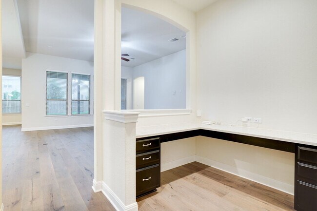 Building Photo - 16005 Axehandle Trl