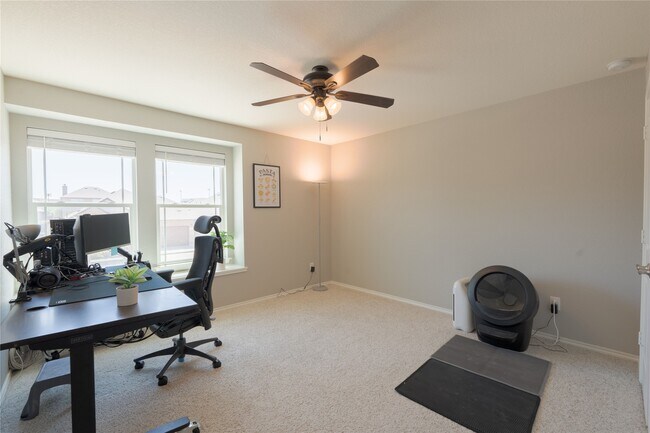 Building Photo - 404 Kaden Prince Dr