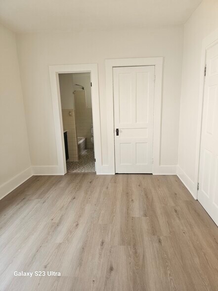 Bedroom # 2 / office - 210 E Chestnut St