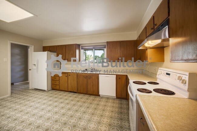 Building Photo - CALL US TODAY AT (505) 808-6467 TO SCHEDUL...
