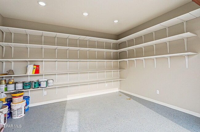 Building Photo - 14900 Tierra Crystal Ave