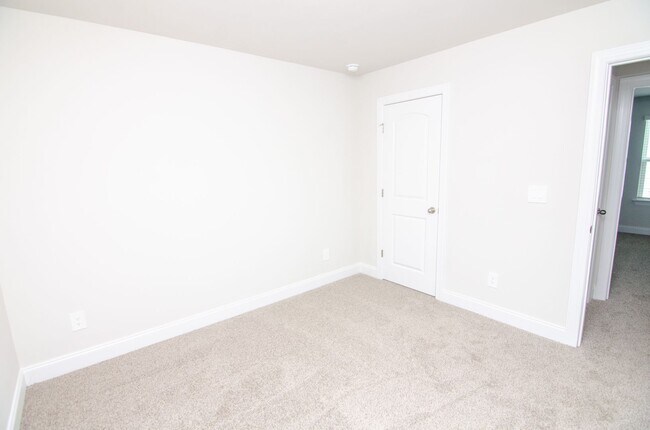 Building Photo - 4960 Trail Ridge Ct