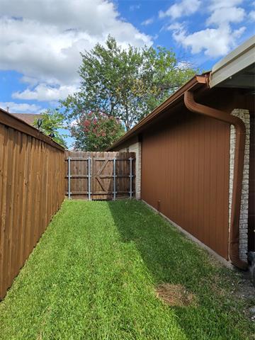 Building Photo - 553 Doral Pl