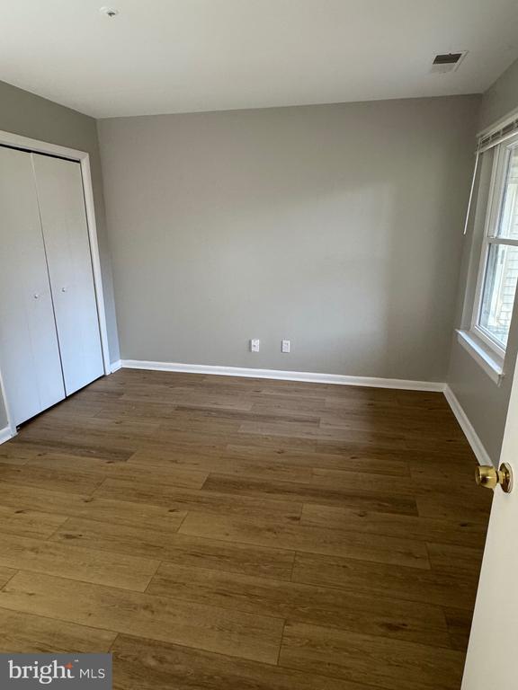 Building Photo - 13409 Shady Knoll Dr